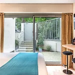 Апартаменты Maison Menilmontant Париж